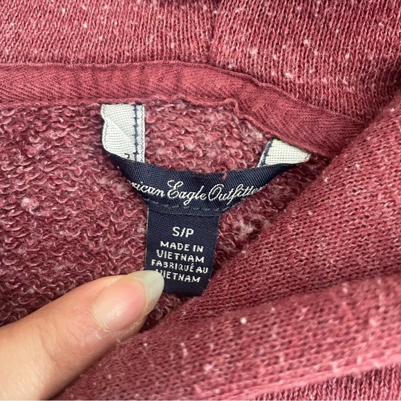 ๐ American Eagle Burgundy Hoodie โ Womenโs Size Small ๐ - Picture 4 of 7